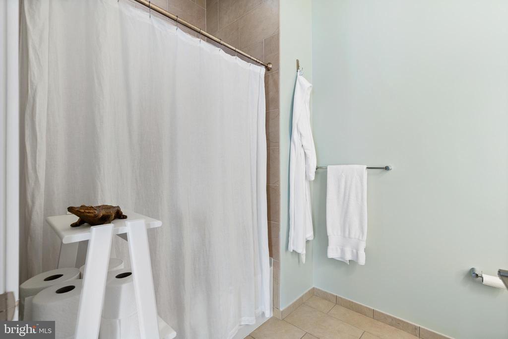 6803 CAMERON NW Unit: 510
