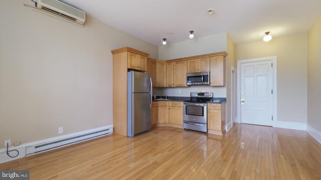 22 N MAIN STREET Unit: 3