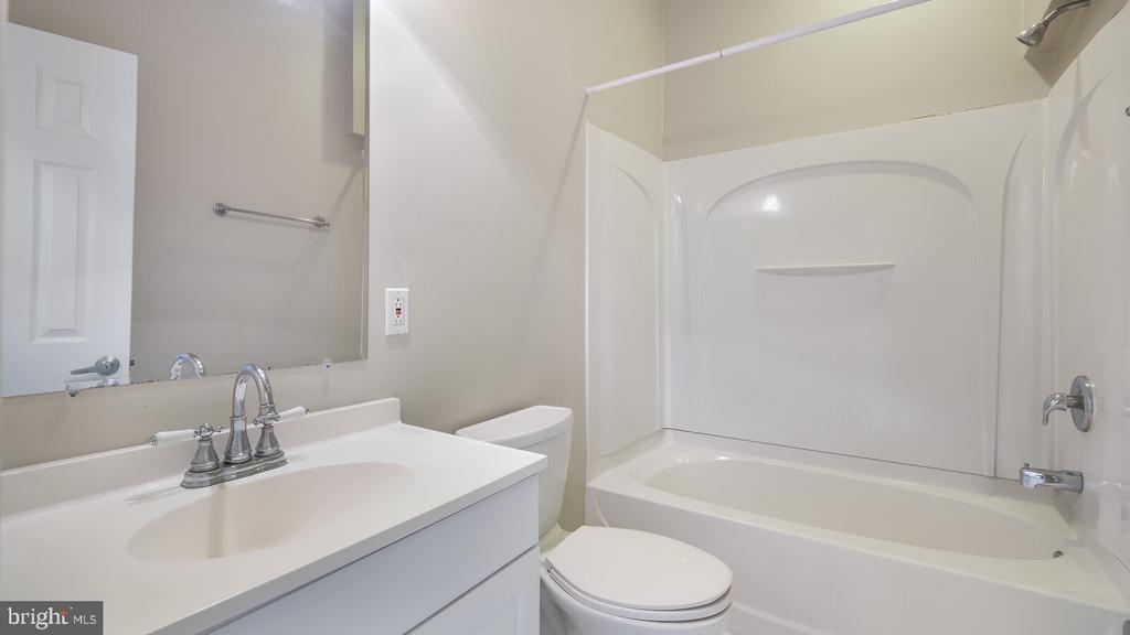 22 N MAIN STREET Unit: 3