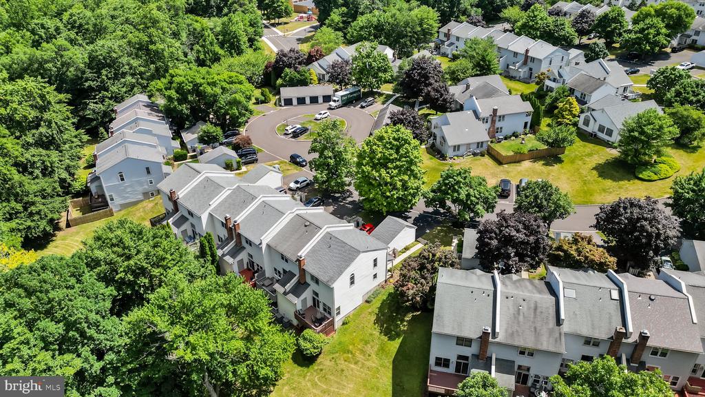 242 INVERNESS CIRCLE
