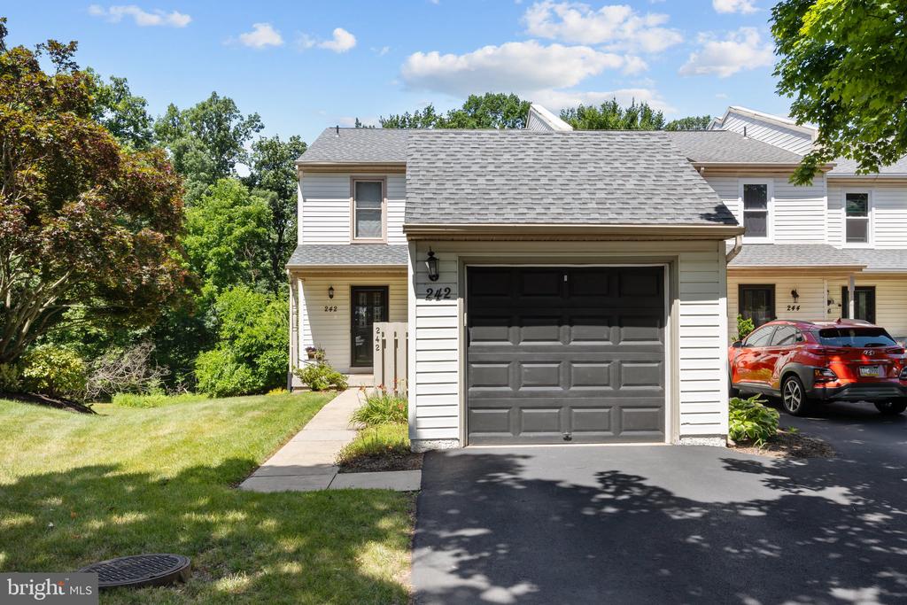 242 INVERNESS CIRCLE