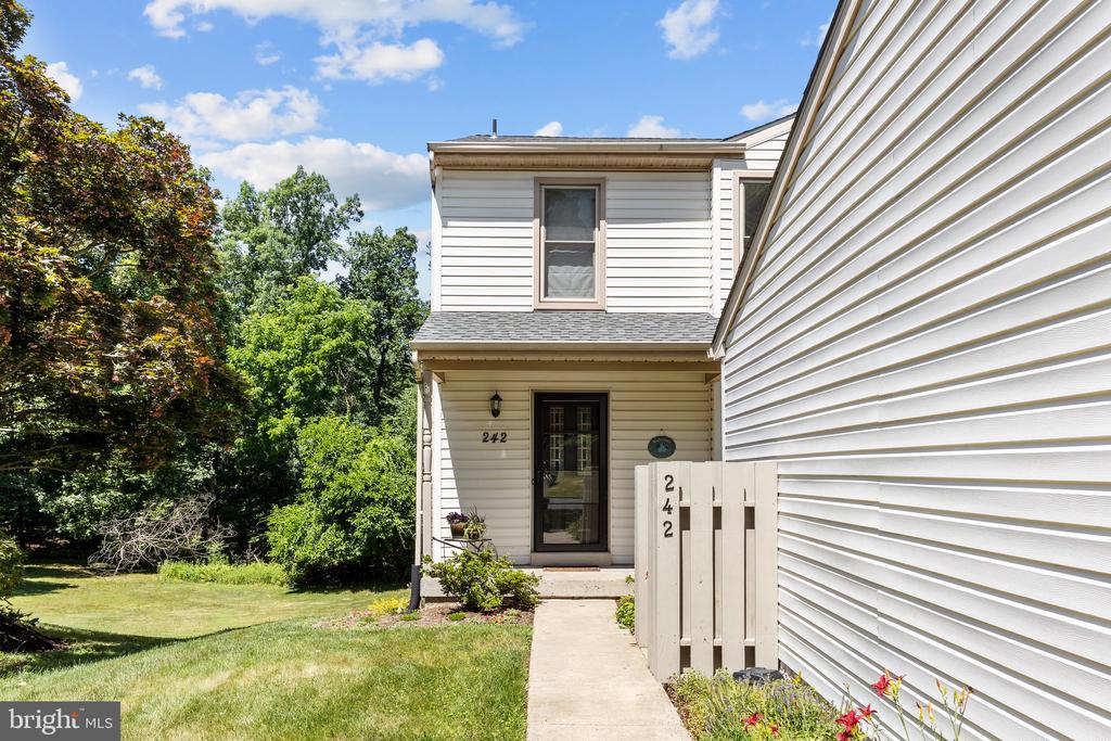 242 INVERNESS CIRCLE