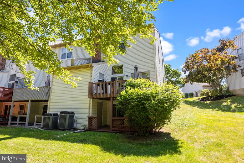 242 INVERNESS CIRCLE