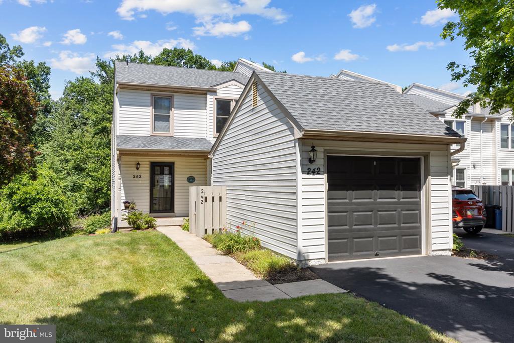 242 INVERNESS CIRCLE