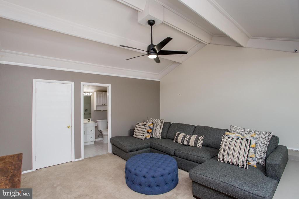 21 OSCAR HAMMERSTEIN WAY Unit: 21B