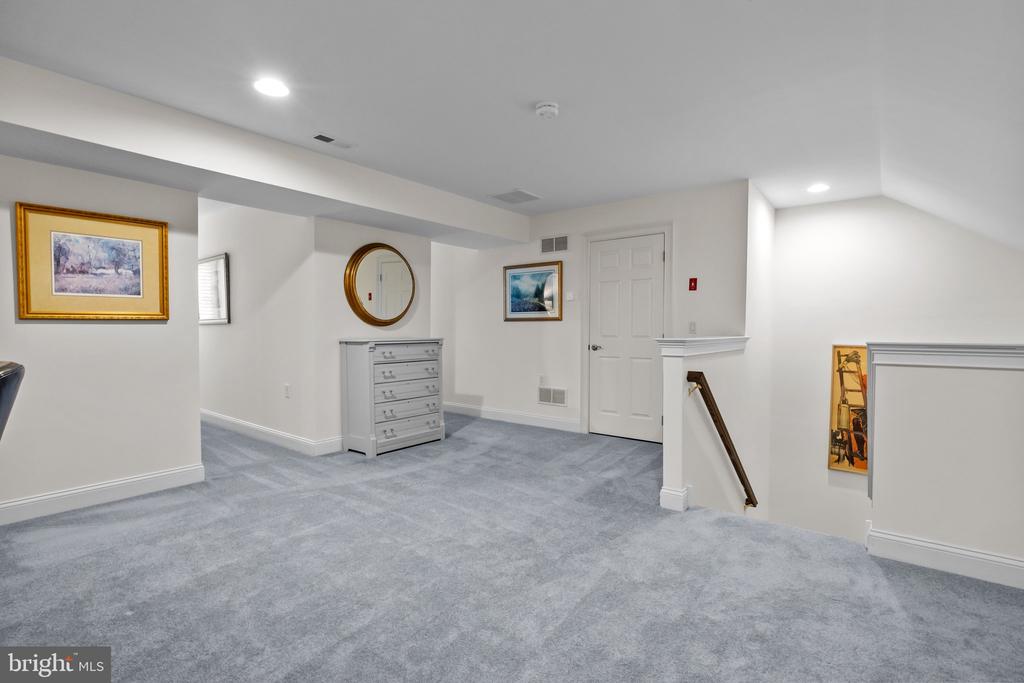14 FRANKLIN CIRCLE