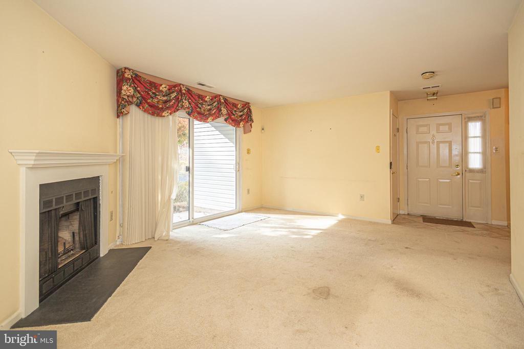 207 MEWS DRIVE Unit: 207