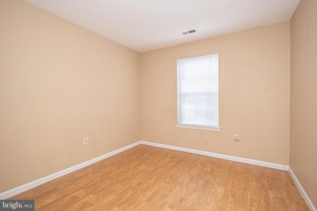 207 MEWS DRIVE Unit: 207