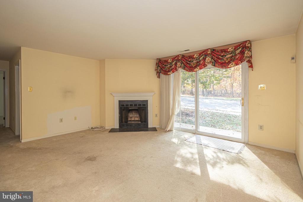 207 MEWS DRIVE Unit: 207