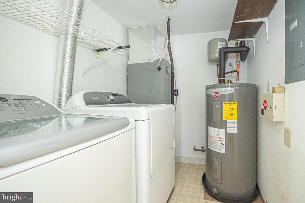 207 MEWS DRIVE Unit: 207