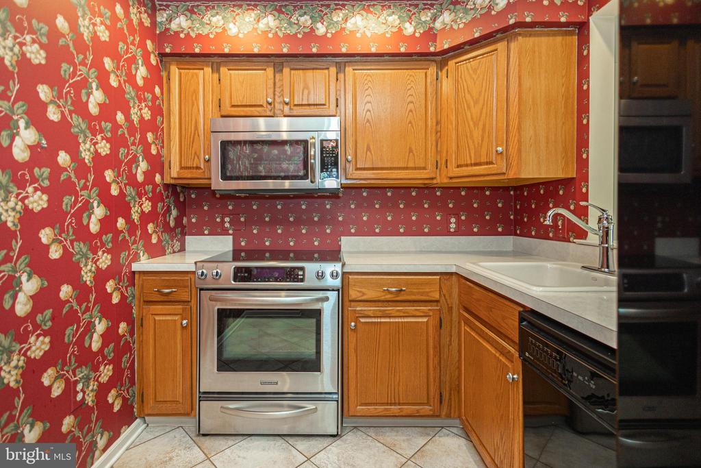 207 MEWS DRIVE Unit: 207