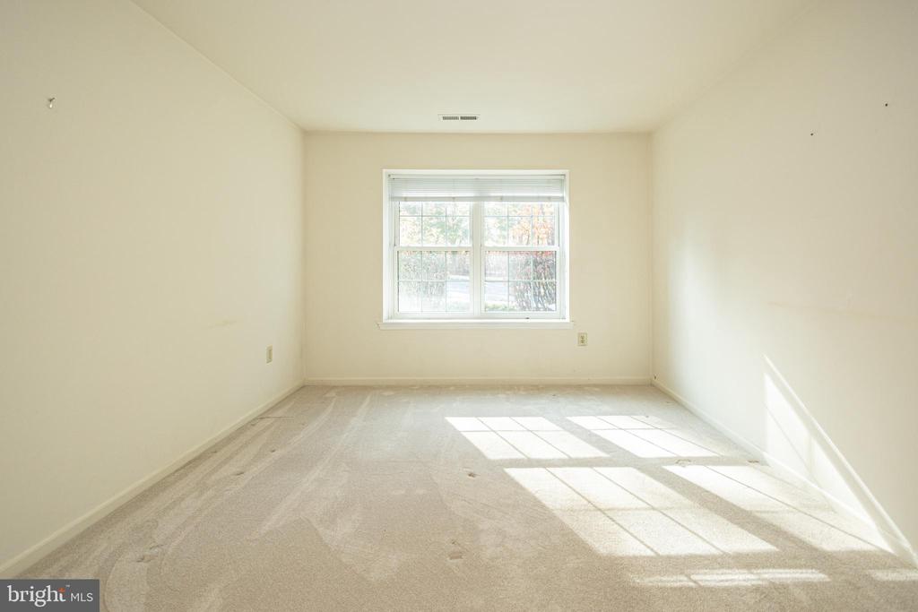 207 MEWS DRIVE Unit: 207