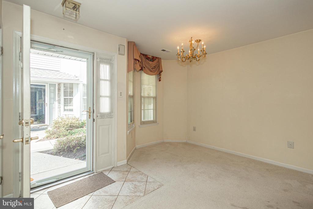 207 MEWS DRIVE Unit: 207