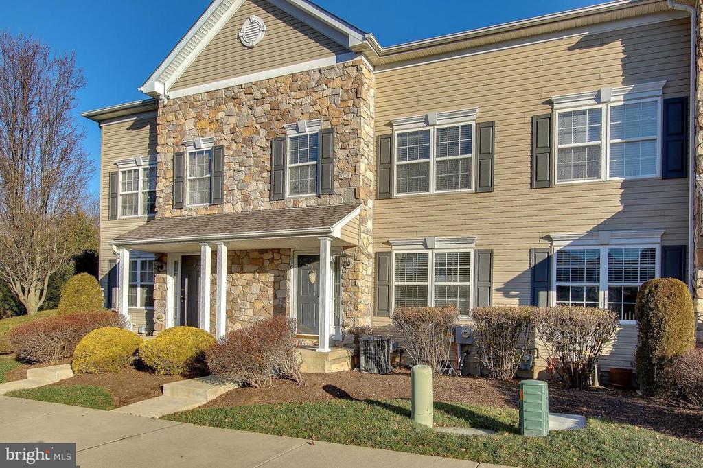 216 QUARTZ COURT Unit: 27