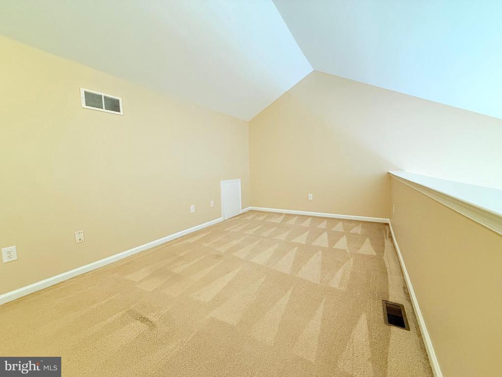216 QUARTZ COURT Unit: 27