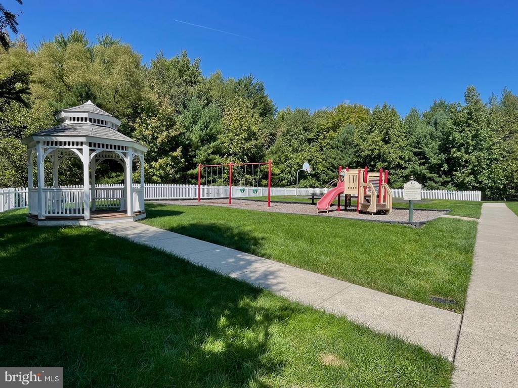 216 QUARTZ COURT Unit: 27