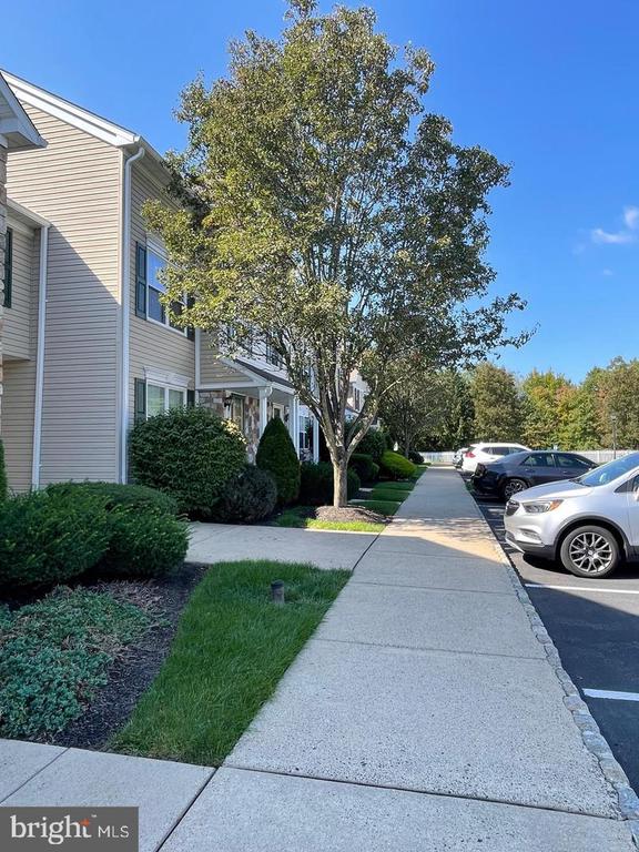 216 QUARTZ COURT Unit: 27