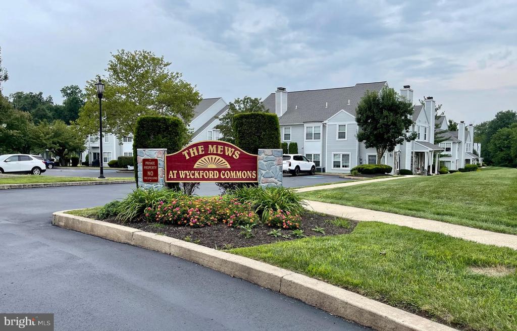 207 MEWS DRIVE Unit: 207