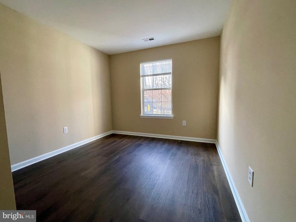 207 MEWS DRIVE Unit: 207