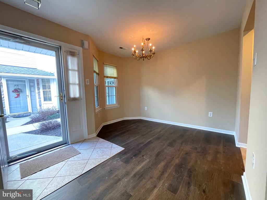 207 MEWS DRIVE Unit: 207