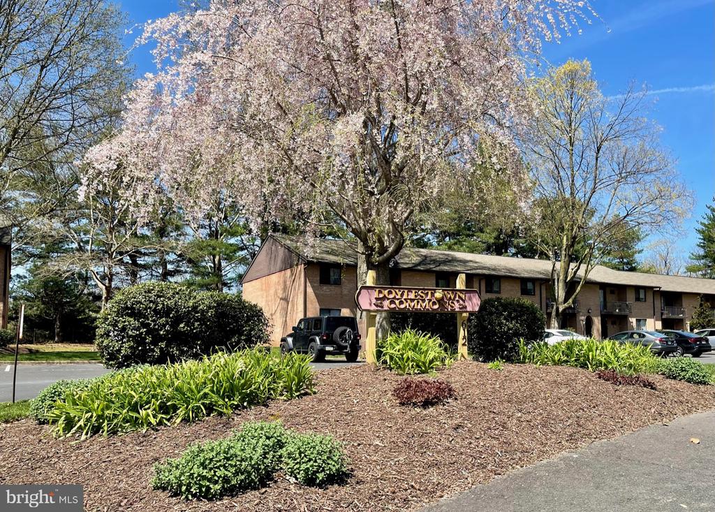 612 N SHADY RETREAT ROAD Unit: 65