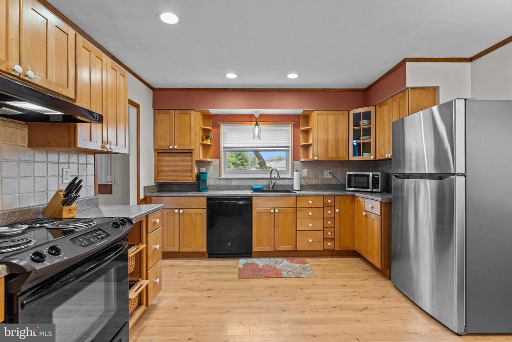 523 BYRON ROAD