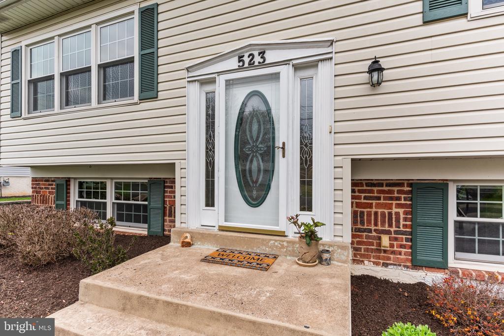 523 BYRON ROAD