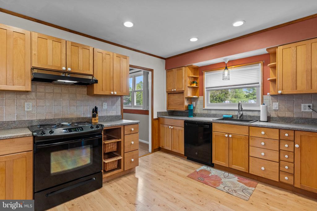 523 BYRON ROAD