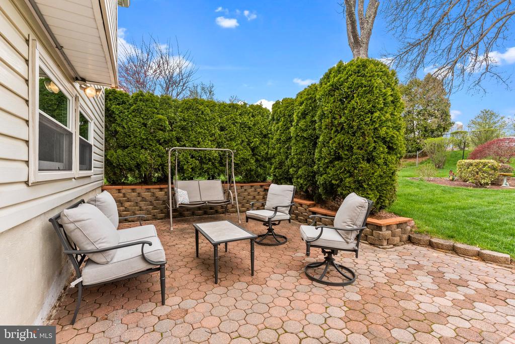 523 BYRON ROAD