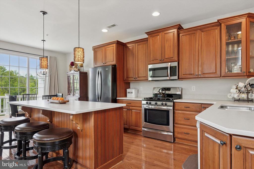 3194 BROOKSIDE DRIVE
