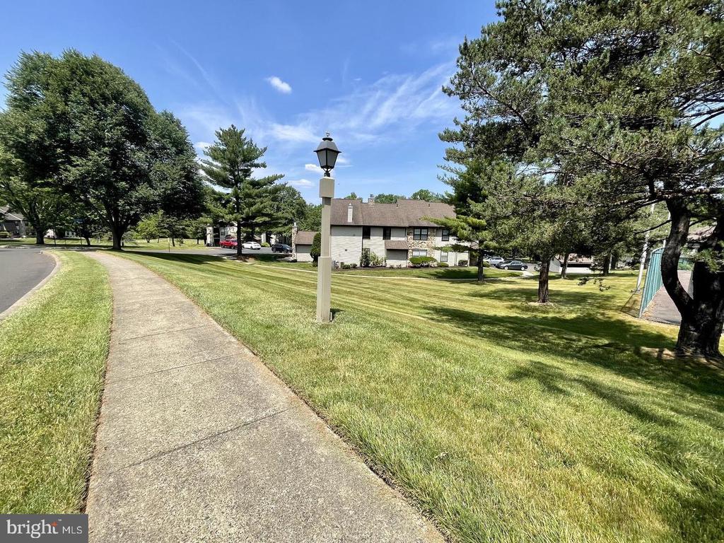 92 BASSWOOD COURT