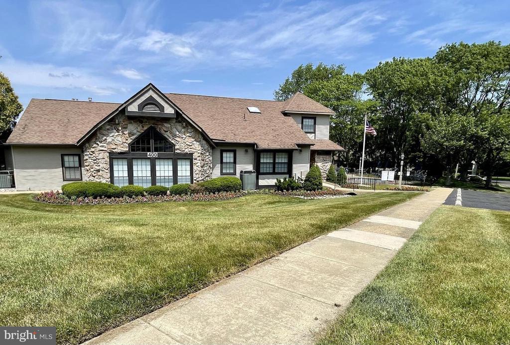 92 BASSWOOD COURT