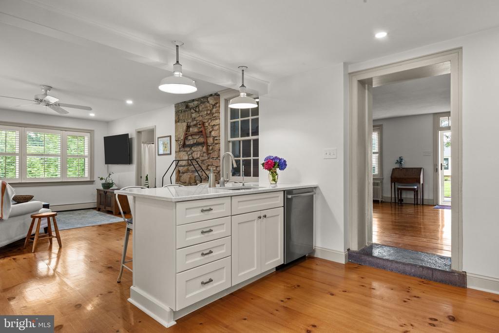 740 NEWTOWN ROAD