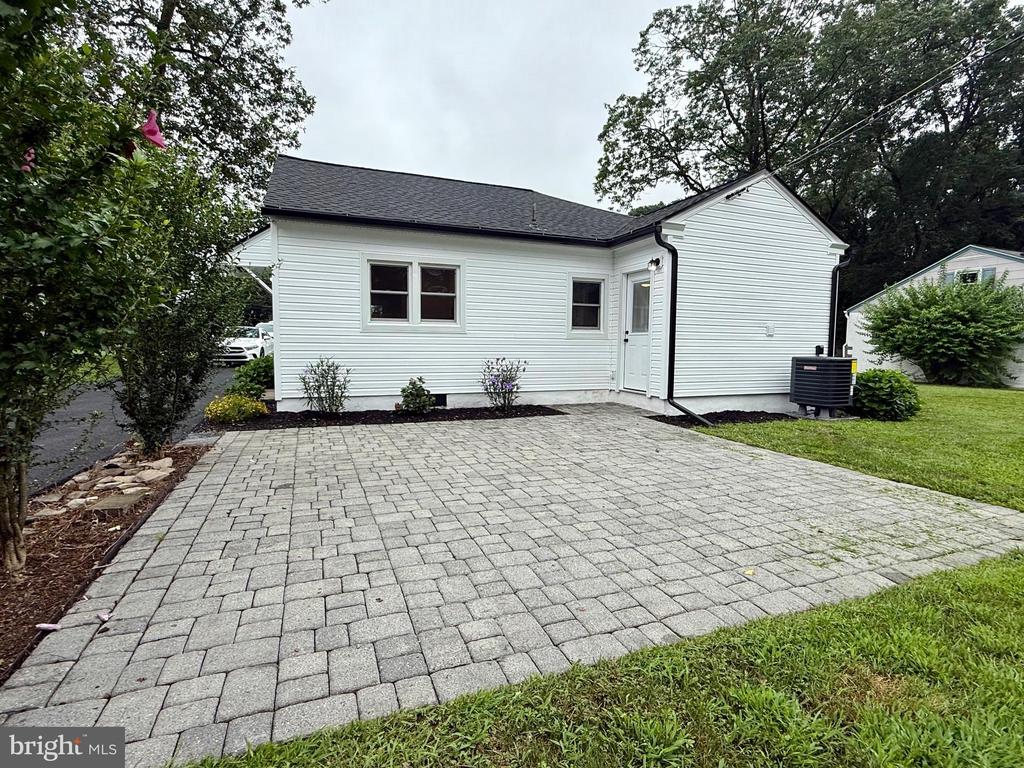 1004 N RIDGE ROAD