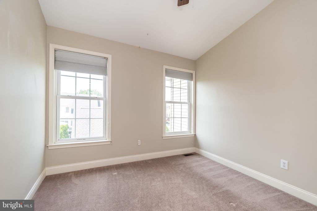 3138 E BRIGHTON STREET Unit: 37