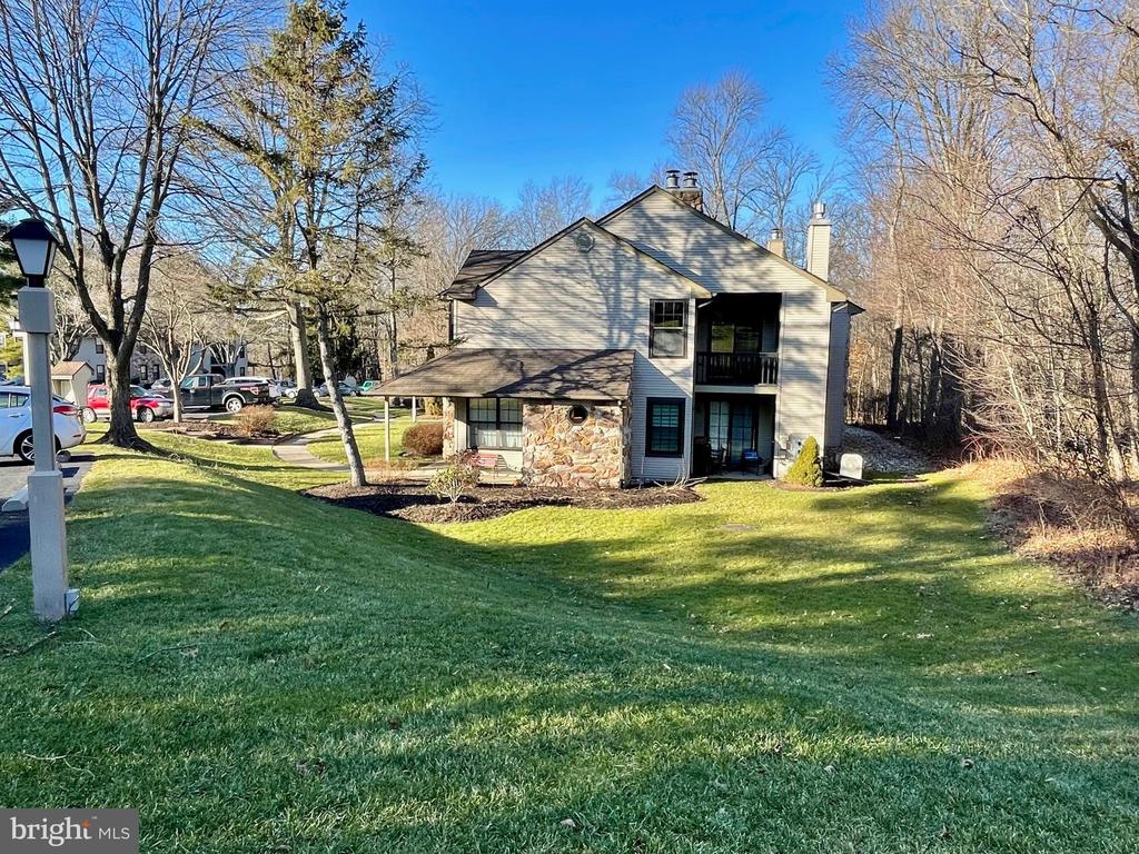 122 BASSWOOD COURT
