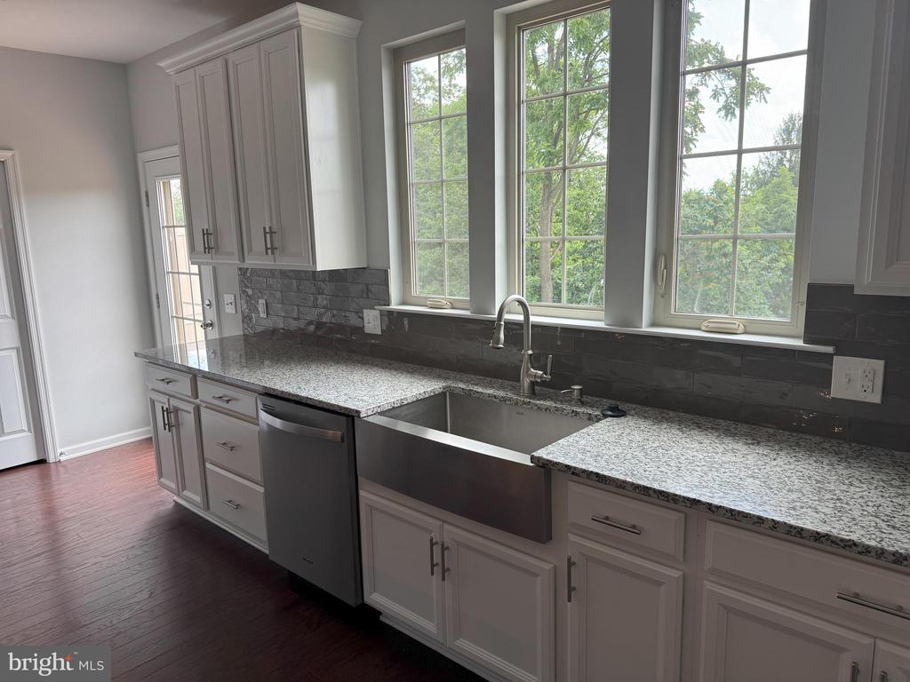 430 TALL OAKS DRIVE