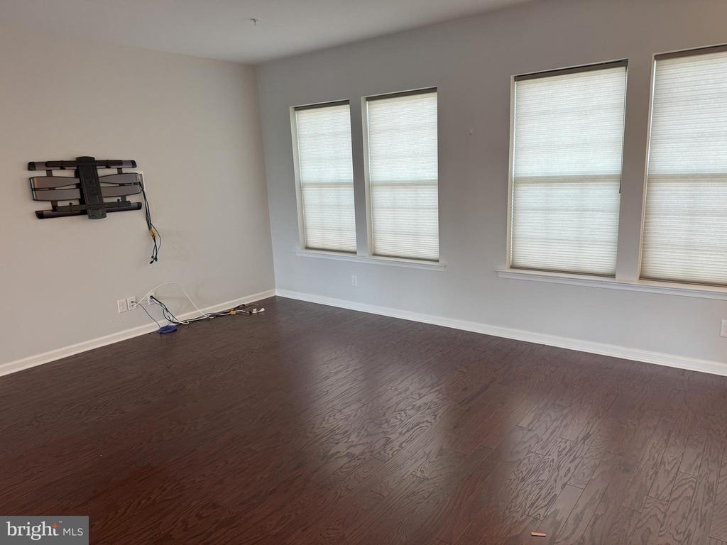 430 TALL OAKS DRIVE