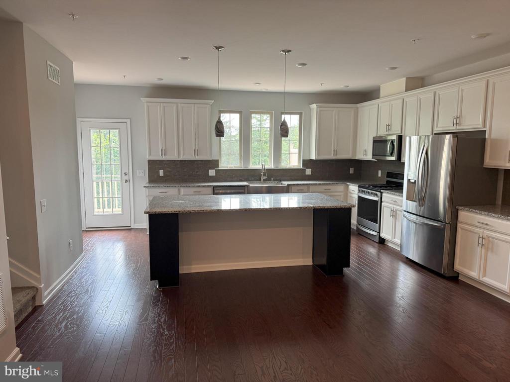 430 TALL OAKS DRIVE