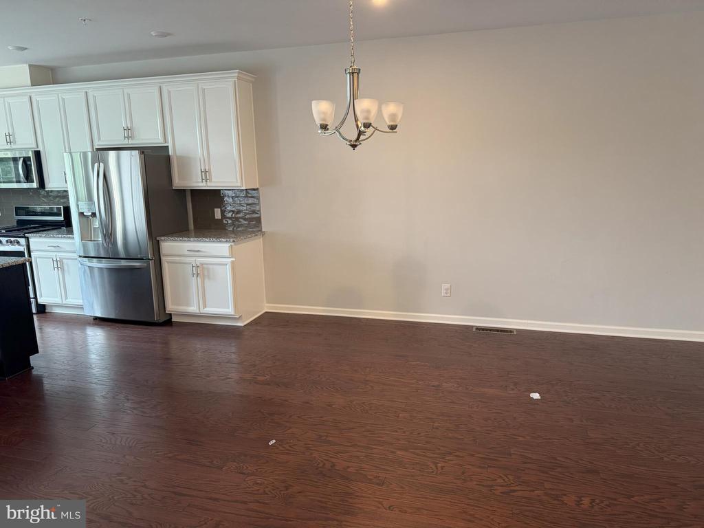 430 TALL OAKS DRIVE