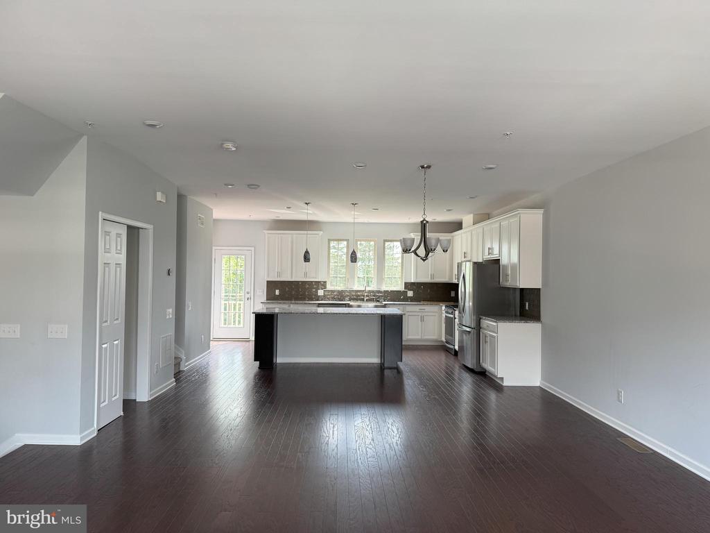 430 TALL OAKS DRIVE