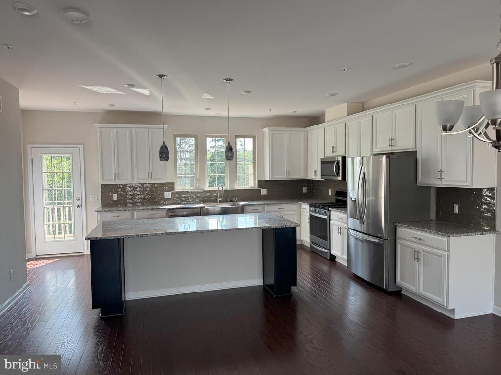 430 TALL OAKS DRIVE
