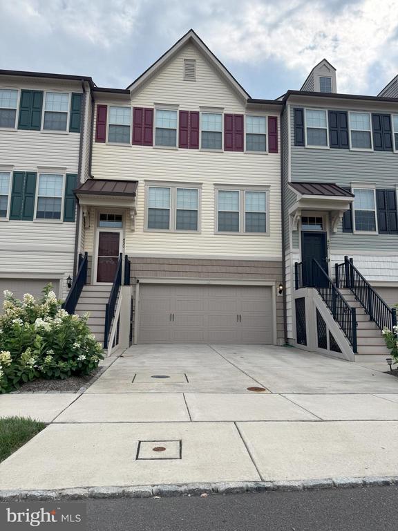 430 TALL OAKS DRIVE