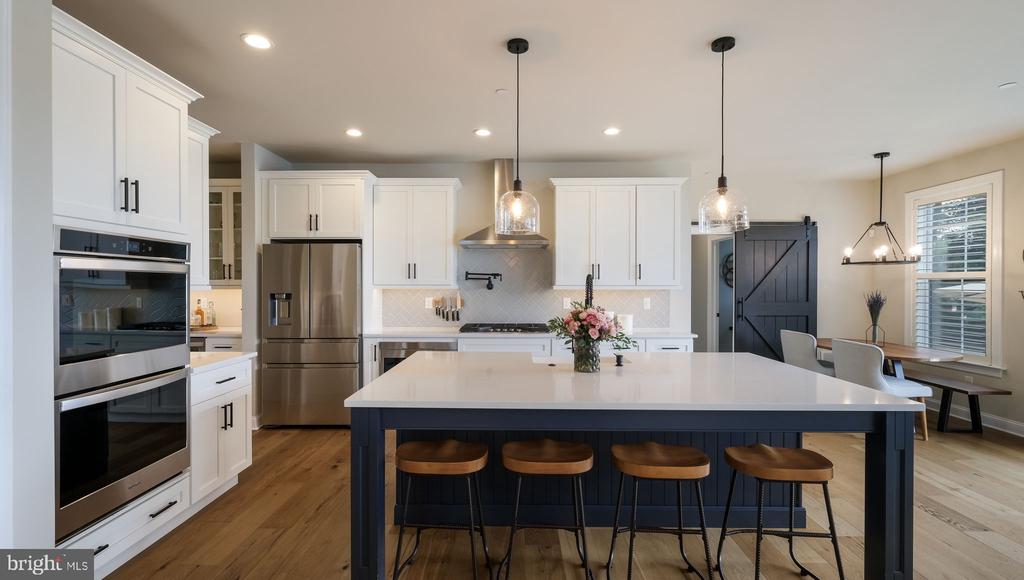 3302 APPLEWOOD COURT