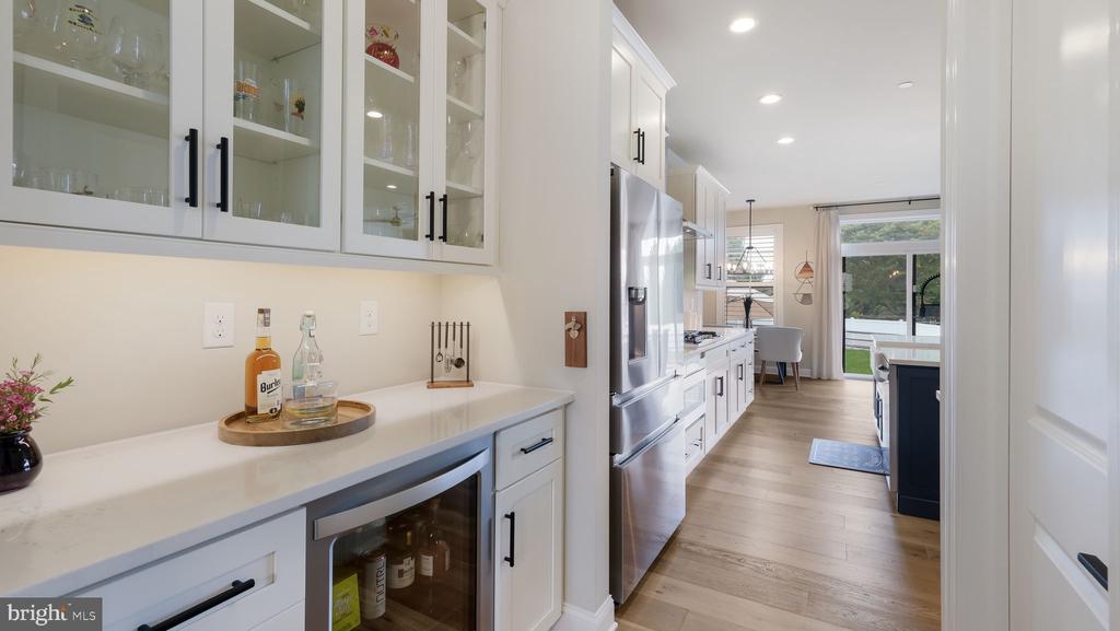 3302 APPLEWOOD COURT