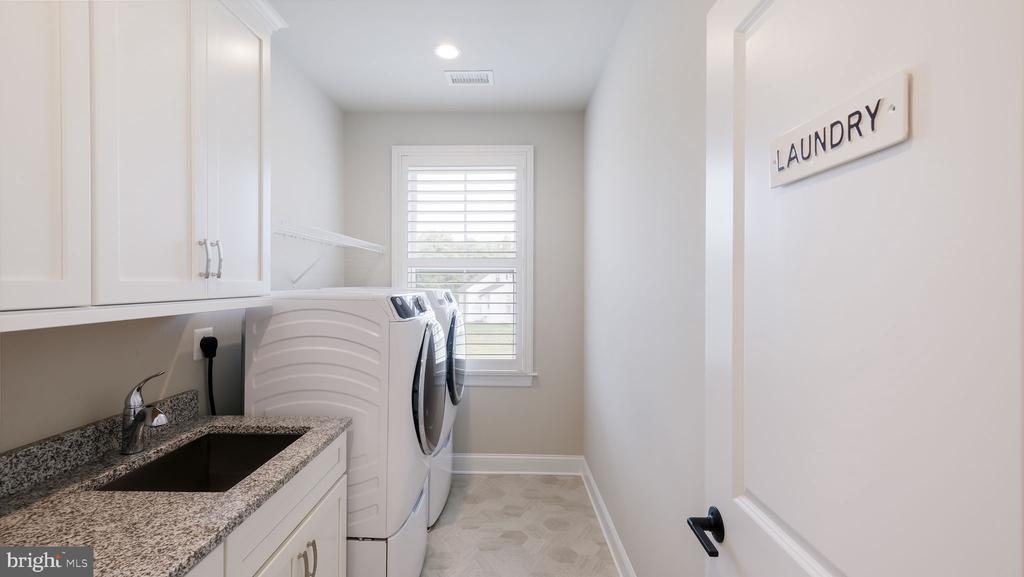 3302 APPLEWOOD COURT