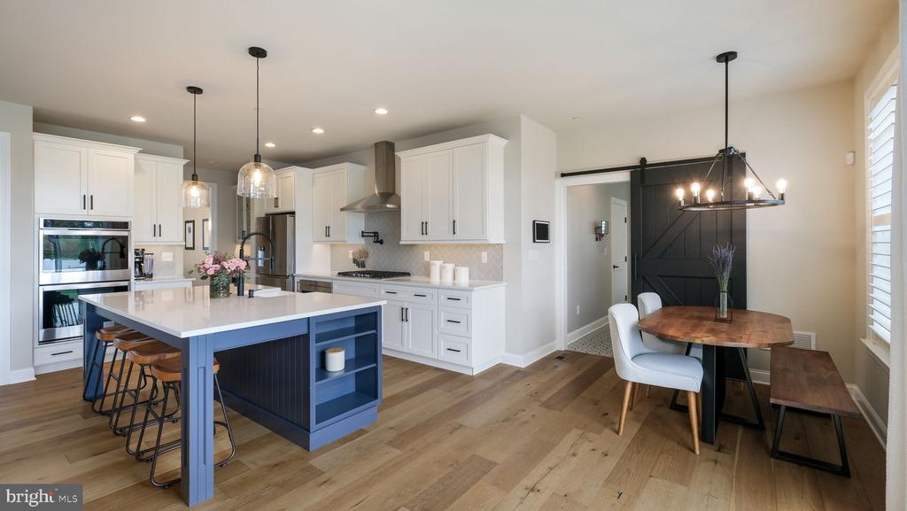 3302 APPLEWOOD COURT