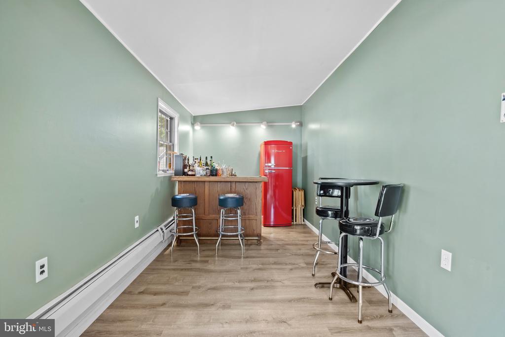 10 THISTLE ROAD