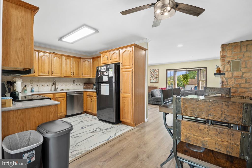 10 THISTLE ROAD