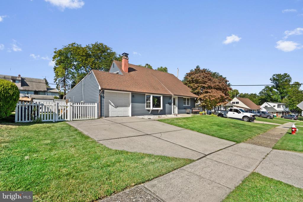 10 THISTLE ROAD
